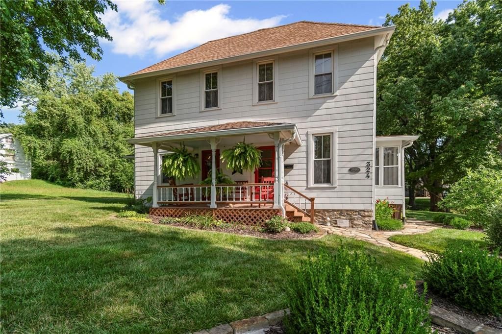 Photo of 324 Harrison Street, Liberty, MO 64068 (MLS # 2562953)