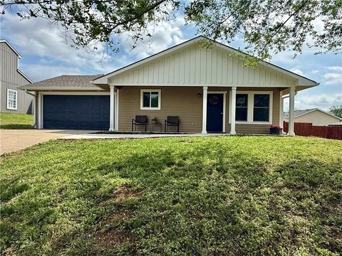 1622 Lindenwood Lane Lawrence KS 66044