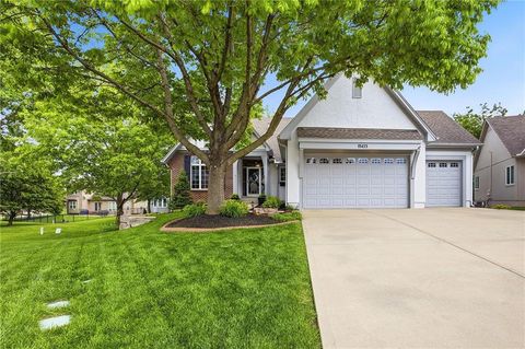 Photo of 15423 Woodward Street, Overland Park, KS 66223 (MLS # 2618615)
