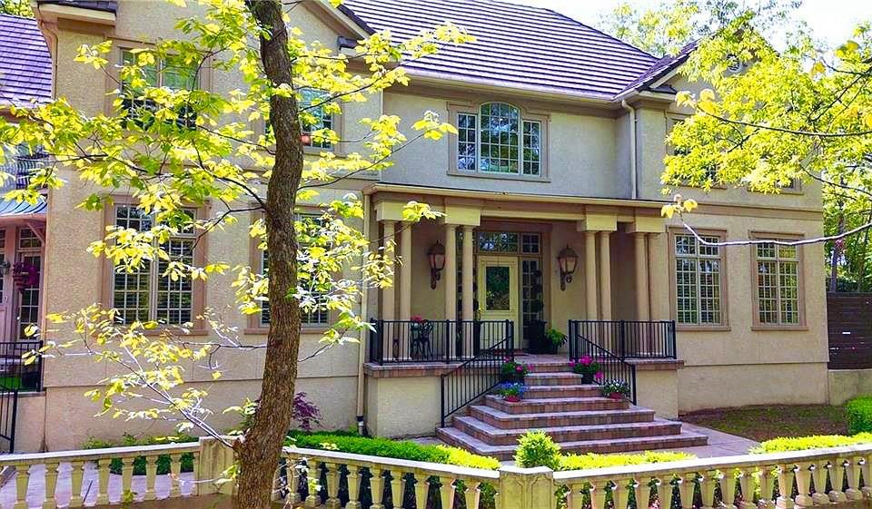 1149 Nottingham Drive