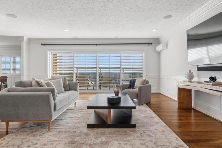 121 W 48th Street 2005