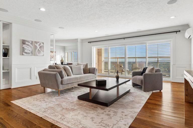 121 W 48th Street 2005