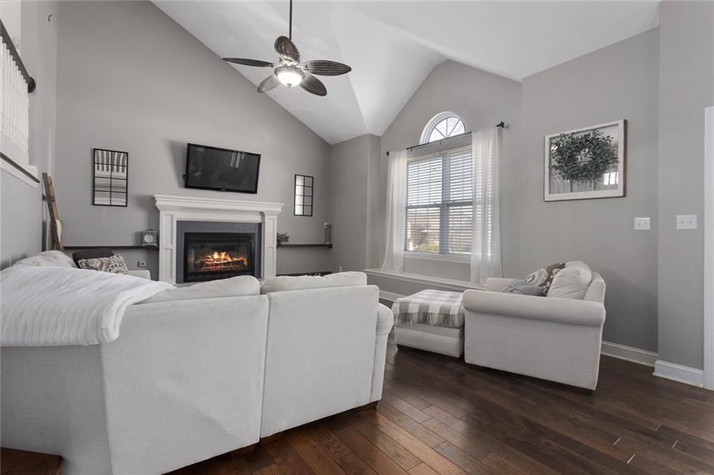 Photo of 1337 SE 12th Terrace, Lees Summit, MO 64081 (MLS # 2608302)