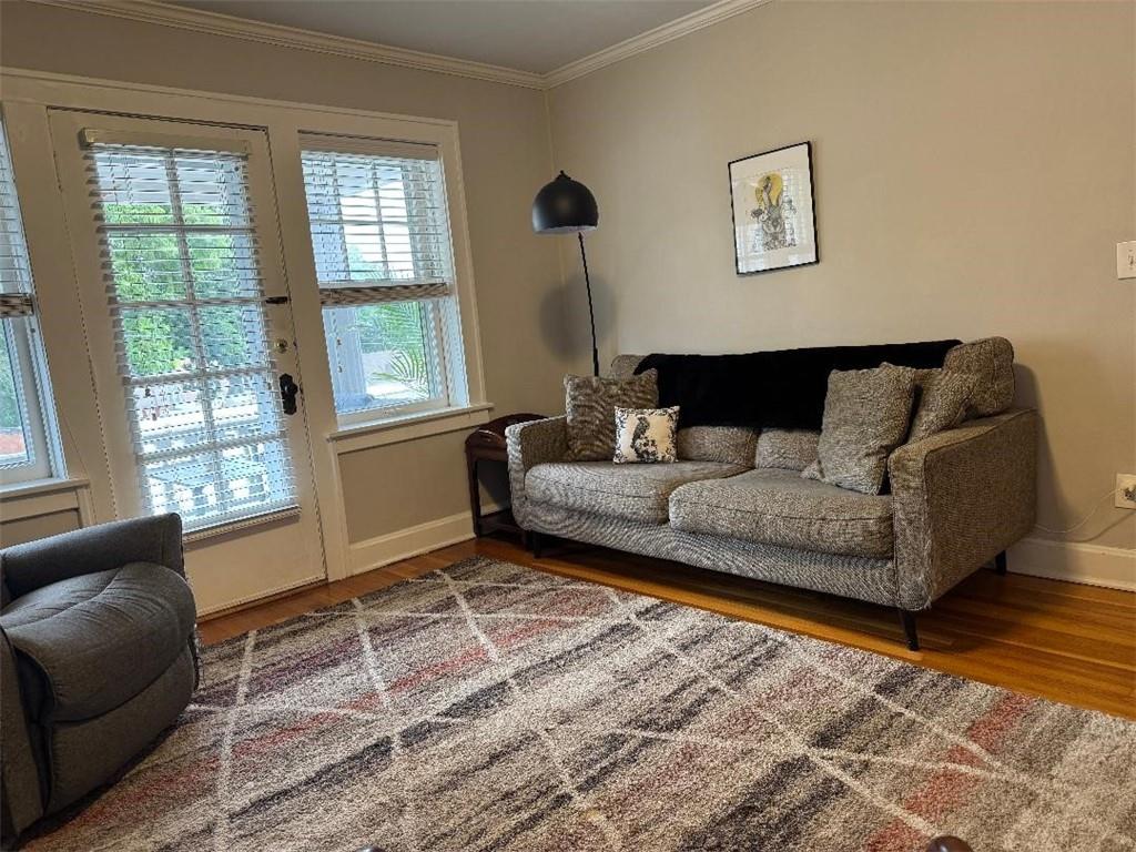 311 E 43rd Street 2W