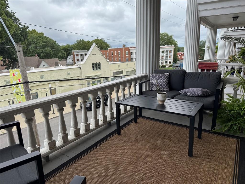 311 E 43rd Street 2W