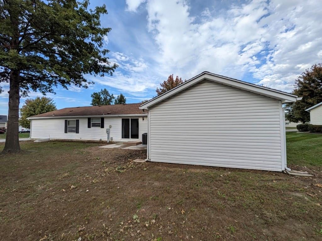846 NE White Oaks Lane