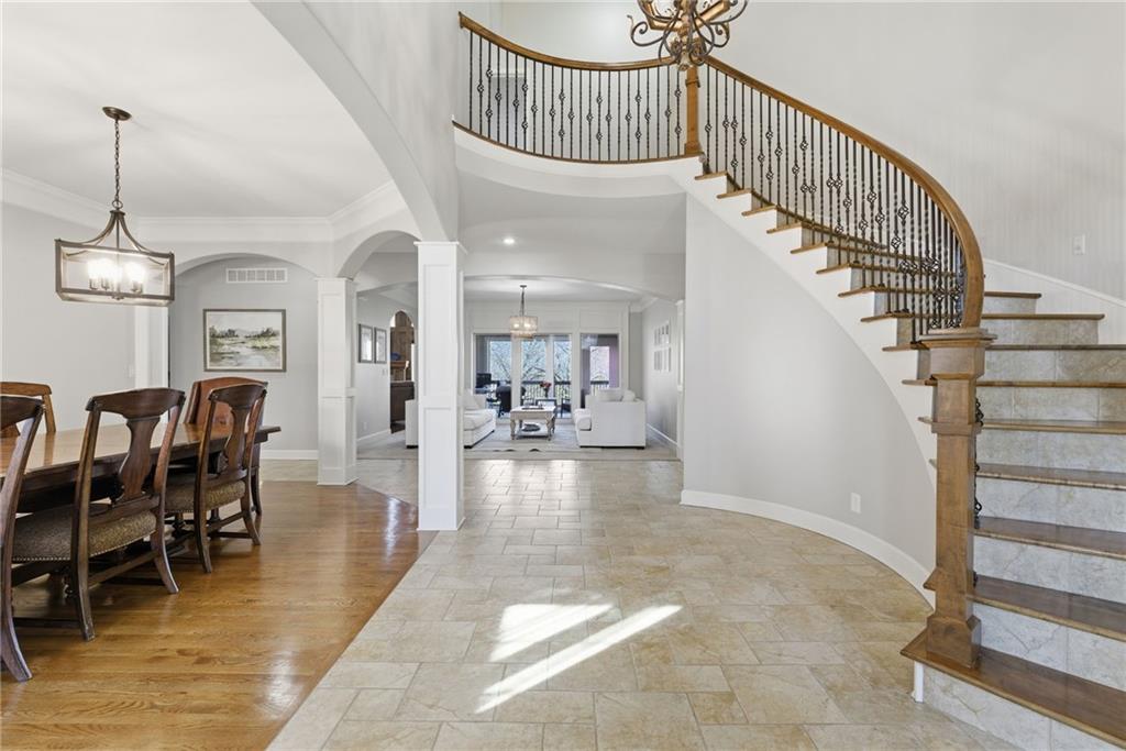 1729 NE Woodland Shores Court