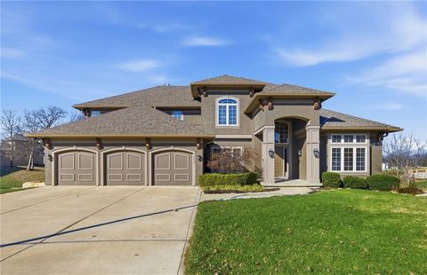 1729 NE Woodland Shores Court Lee's Summit MO 64086