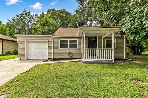 Photo of 3820 N Brighton Avenue, Kansas City, MO 64117 (MLS # 2638628)