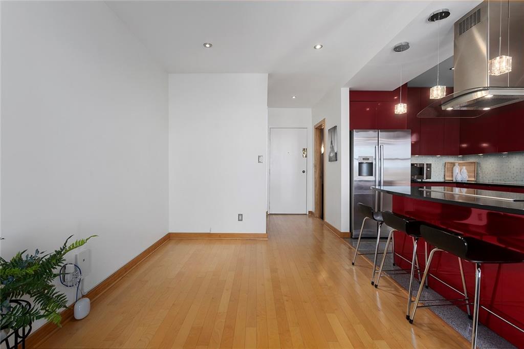113 W 5th Street 302