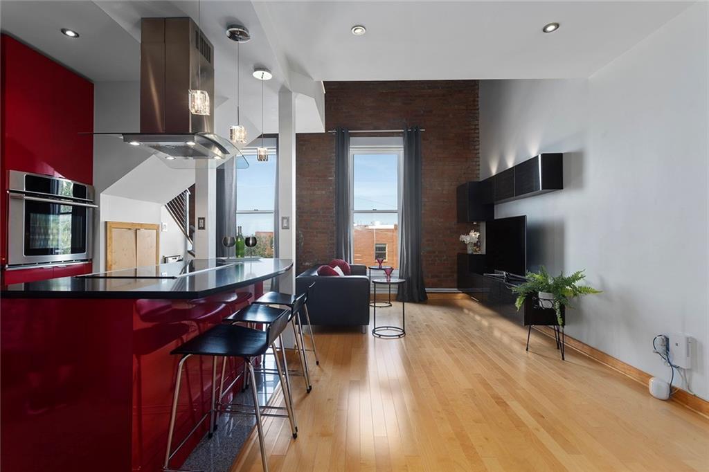 113 W 5th Street 302