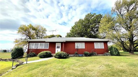 Photo of 9940 Arthur Road, Blue Mound, KS 66010 (MLS # 2586705)