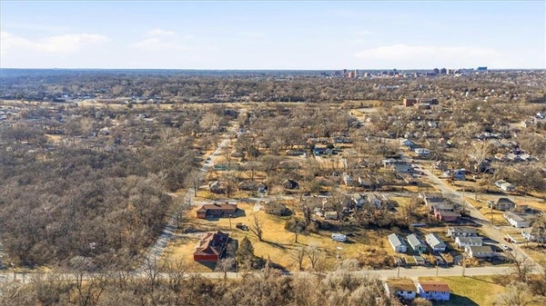 5218 INDIANA AVE, KANSAS CITY, MO 64130 - Image 9d0ea85e069f794cc308b87bc97bf193/2371496787