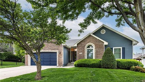 Photo of 204 SE Carolina Drive, Lees Summit, MO 64063 (MLS # 2616954)