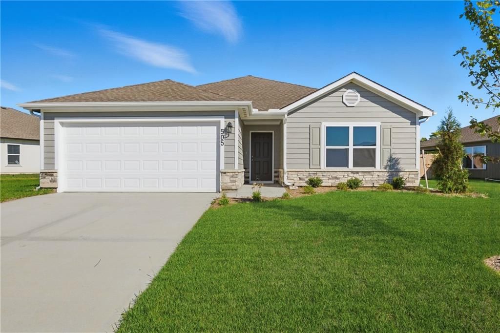 Photo of 557 W Bluebird Street, Gardner, KS 66030 (MLS # 2598525)