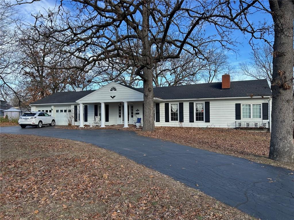 912 Briarwood Lane