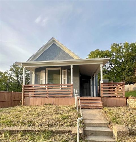 Photo of 630 Garfield Avenue, Kansas City, KS 66101 (MLS # 2582723)