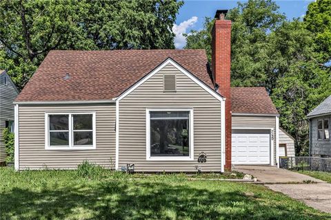 Photo of 7130 the Paseo Boulevard, Kansas City, MO 64132 (MLS # 2620768)