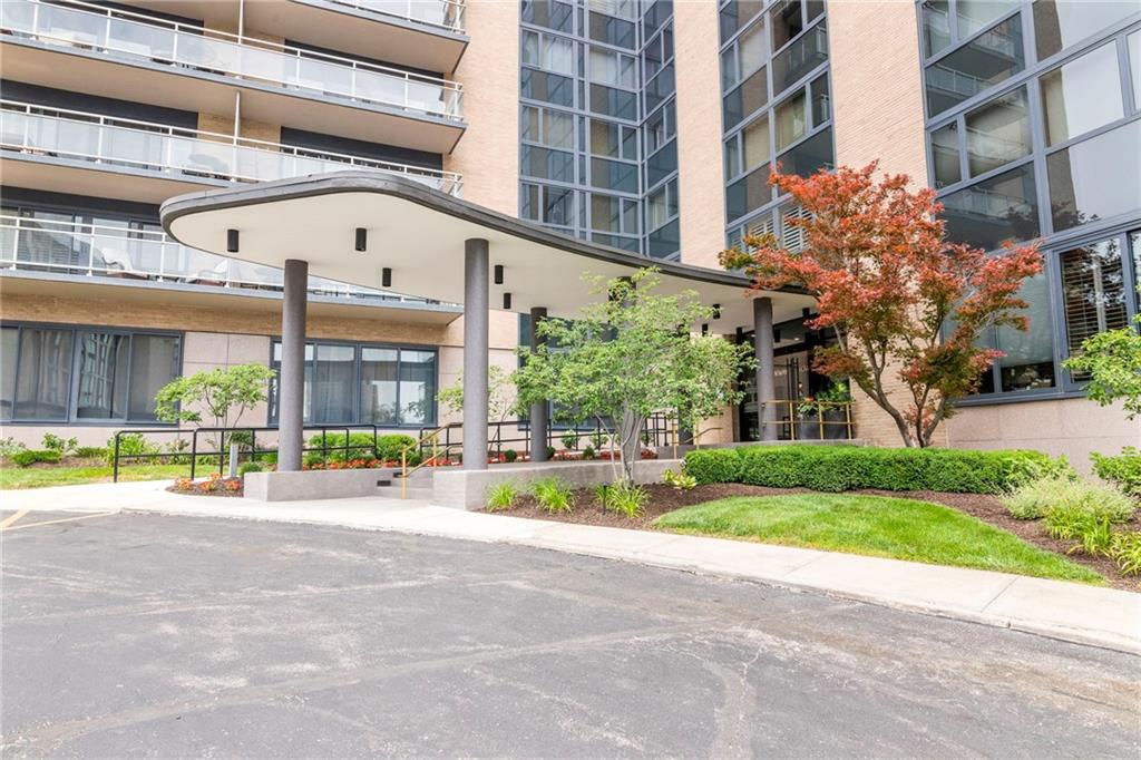 4545 Wornall Road LE4