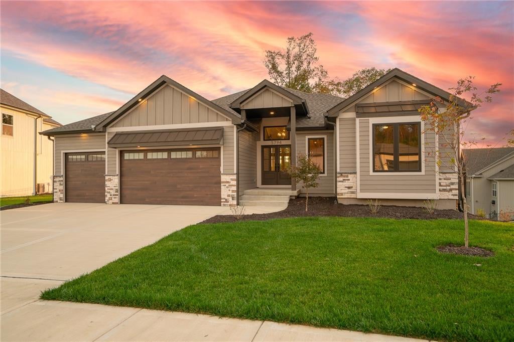 5794 NW Black Oak Court
