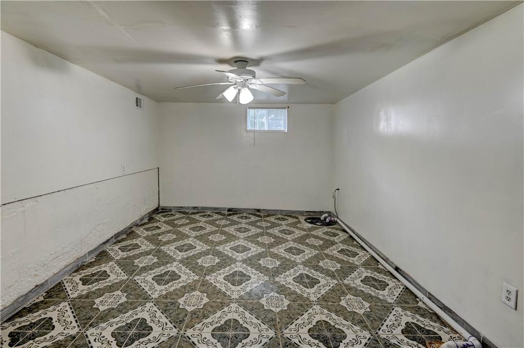 Lee's Summit, Missouri 64081, United States, 4 Bedrooms Bedrooms, ,3 BathroomsBathrooms,Residential,Pending,209951