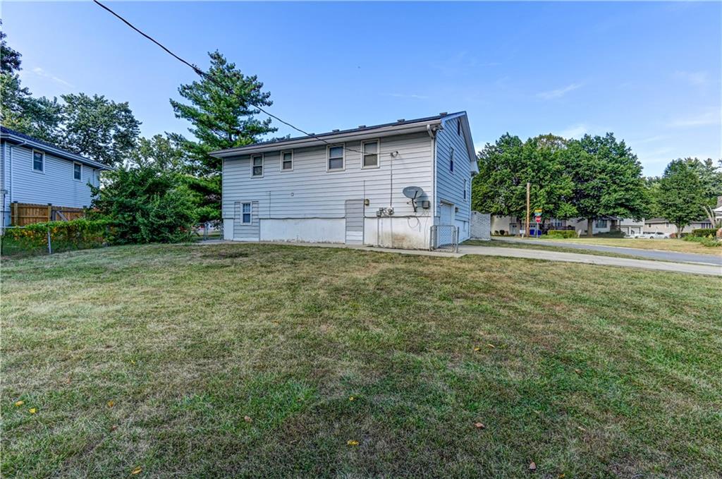 Lee's Summit, Missouri 64081, United States, 4 Bedrooms Bedrooms, ,3 BathroomsBathrooms,Residential,Pending,209951