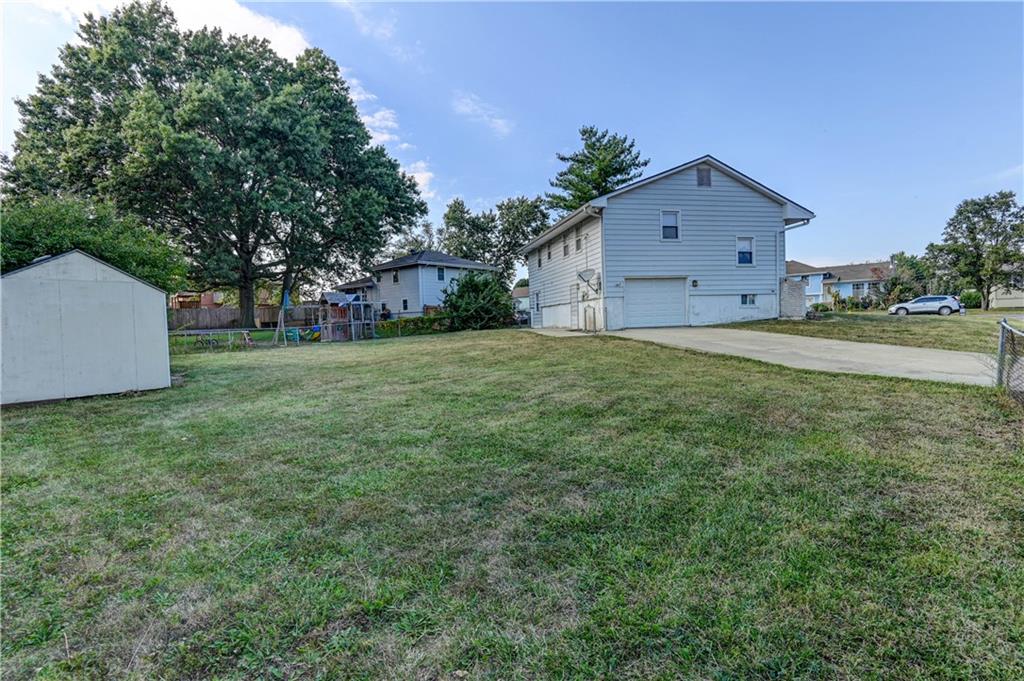 Lee's Summit, Missouri 64081, United States, 4 Bedrooms Bedrooms, ,3 BathroomsBathrooms,Residential,Pending,209951