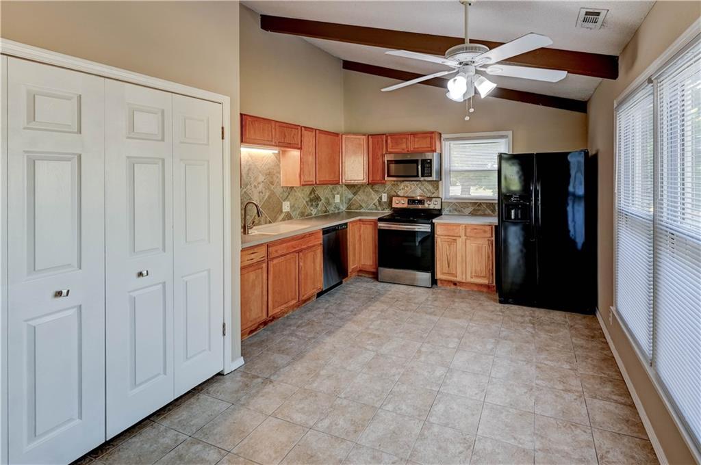 Lee's Summit, Missouri 64081, United States, 4 Bedrooms Bedrooms, ,3 BathroomsBathrooms,Residential,Pending,209951