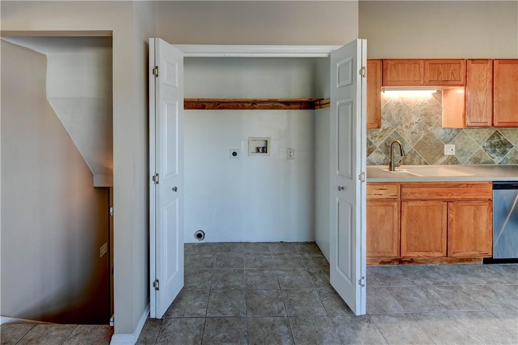 Lee's Summit, Missouri 64081, United States, 4 Bedrooms Bedrooms, ,3 BathroomsBathrooms,Residential,Pending,209951