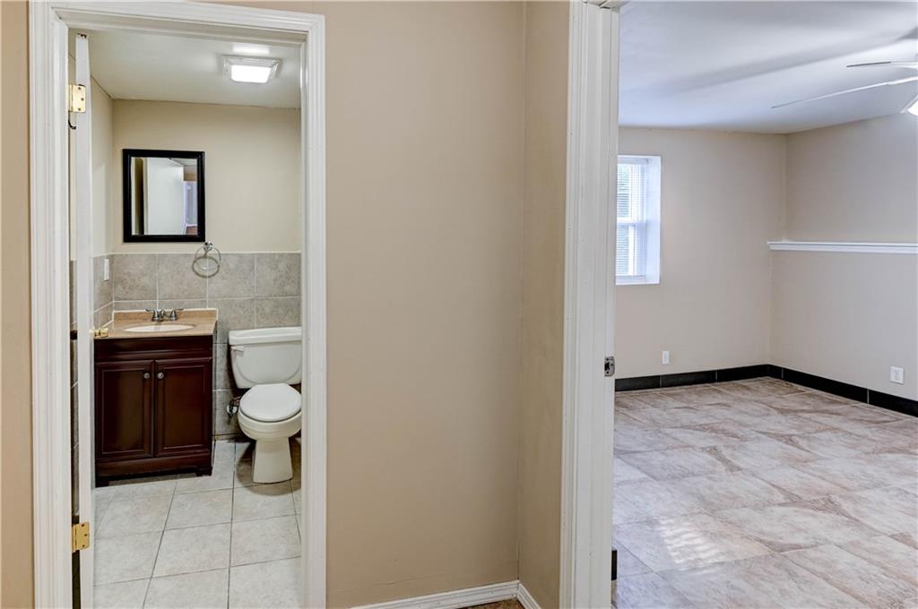 Lee's Summit, Missouri 64081, United States, 4 Bedrooms Bedrooms, ,3 BathroomsBathrooms,Residential,Pending,209951