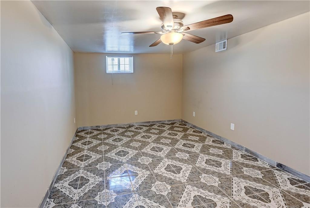 Lee's Summit, Missouri 64081, United States, 4 Bedrooms Bedrooms, ,3 BathroomsBathrooms,Residential,Pending,209951