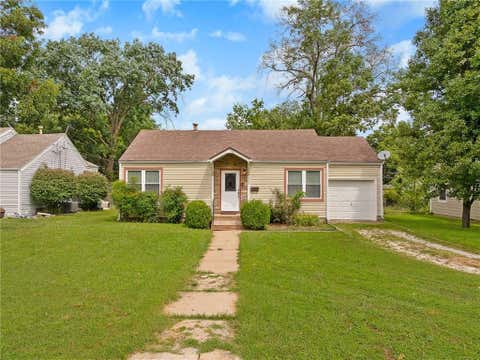 Photo of 329 E 12th Street, Ottawa, KS 66067 (MLS # 2637139)