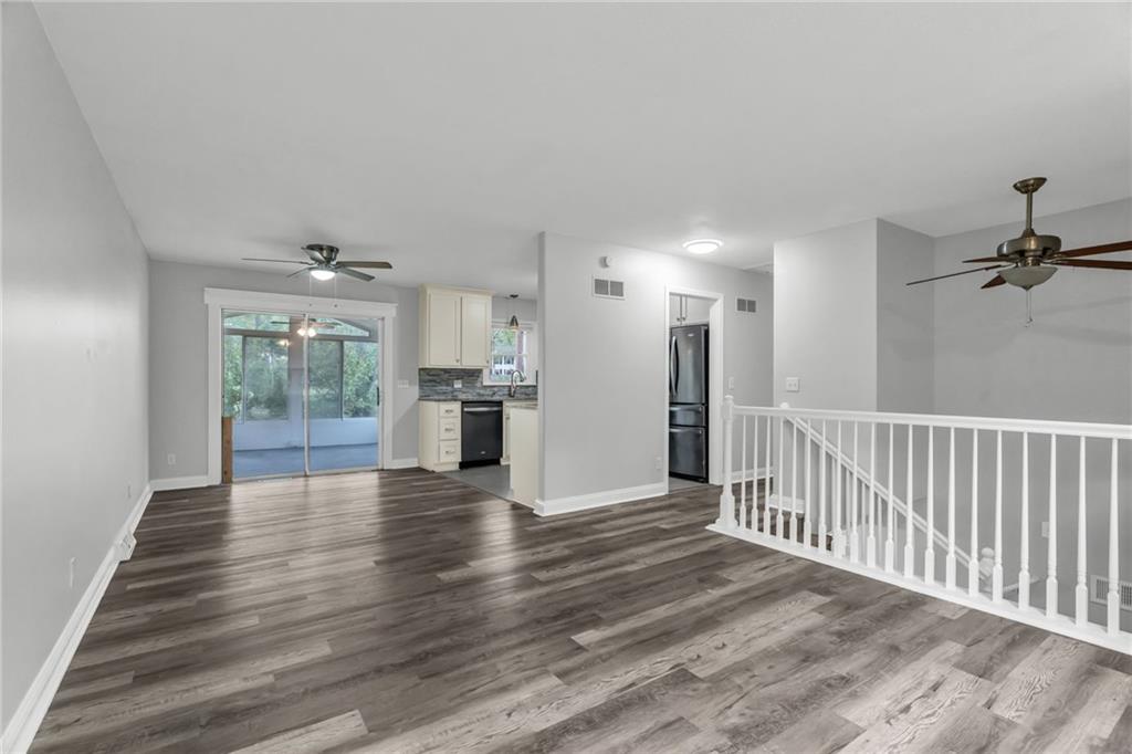 6920 NW 76th Place