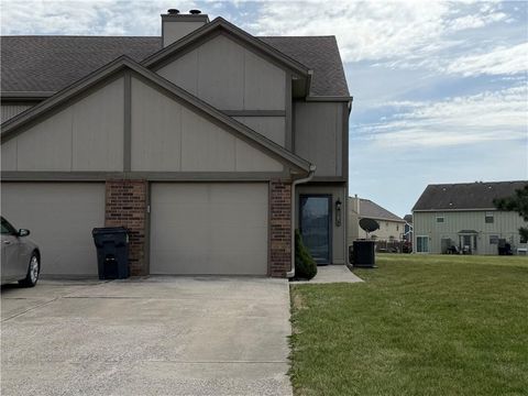 527 NE 6th Street D Blue Springs MO 64014