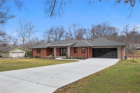 9628 Meadow Lane Leawood KS 66206