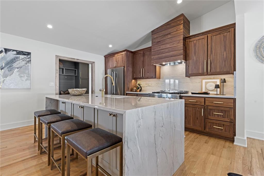 9628 Meadow Lane