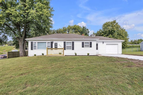 3801 POWERS DR, SAINT JOSEPH, MO 64503 - Image 9df6534b049cd0fc73e79b30b6b8b9bb/3426810257
