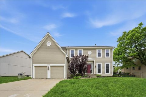 Photo of 12200 Cherry Street, Kansas City, MO 64145 (MLS # 2616012)