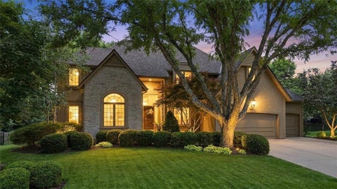 Photo of 14227 Eby Street, Overland Park, KS 66221 (MLS # 2638056)