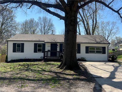 8819 E 80th Terrace, Raytown, MO 64138 - MLS#: 2542187