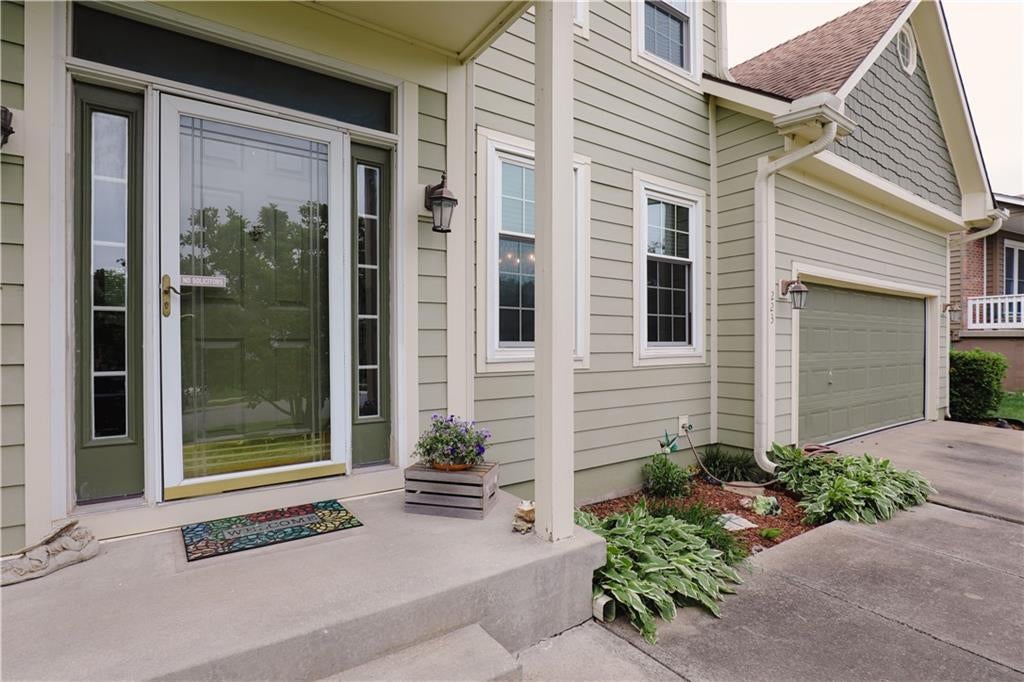 223 W Colleen Court