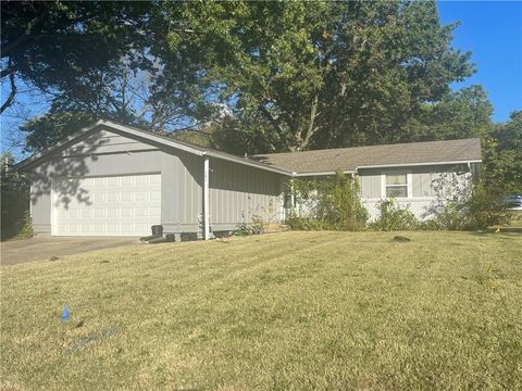 101 HAWTHORNE Drive Belton MO 64012