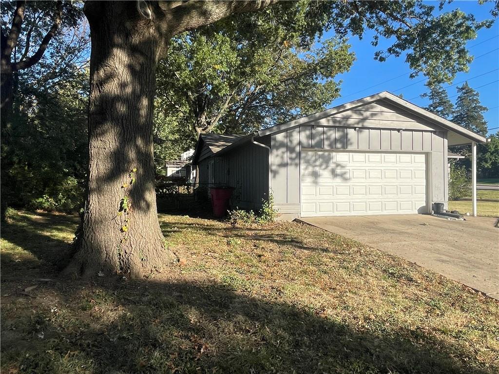 101 HAWTHORNE Drive