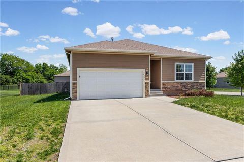 Photo of 14229 S Landon Street, Olathe, KS 66061 (MLS # 2620148)