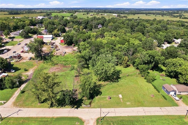 108 E CYNTHIA ST, MC LOUTH, KS 66054 - Image 9e7ce05633597e94880f02e62dfdcf21/426996639