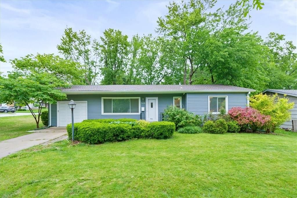 Photo of 3428 W 77th Terrace, Prairie Village, KS 66208 (MLS # 2618166)