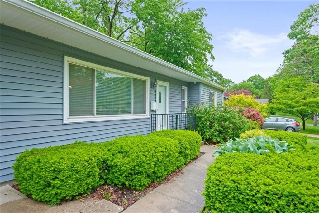 Photo of 3428 W 77th Terrace, Prairie Village, KS 66208 (MLS # 2618166)