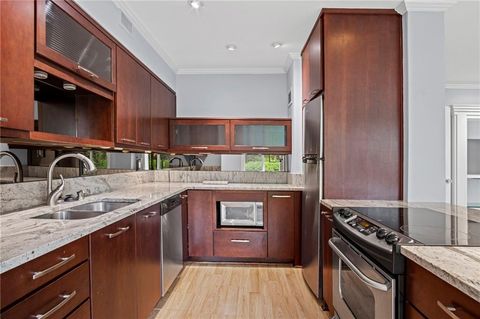 Photo of 4550 WARWICK Boulevard #208, Kansas City, MO 64111 (MLS # 2627881)