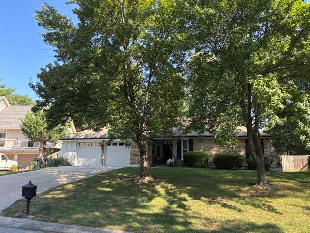 1104 NE Oak Tree Drive