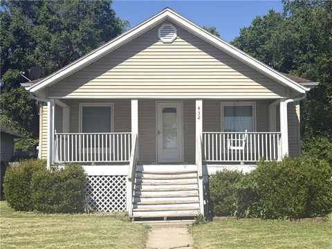 Photo of 432 Woodrow Street, Chillicothe, MO 64601 (MLS # 2619505)